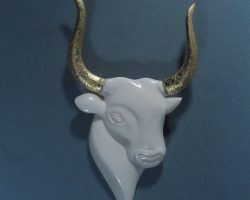 Minotaurus der Kopf des Minotaurus als Brosche
